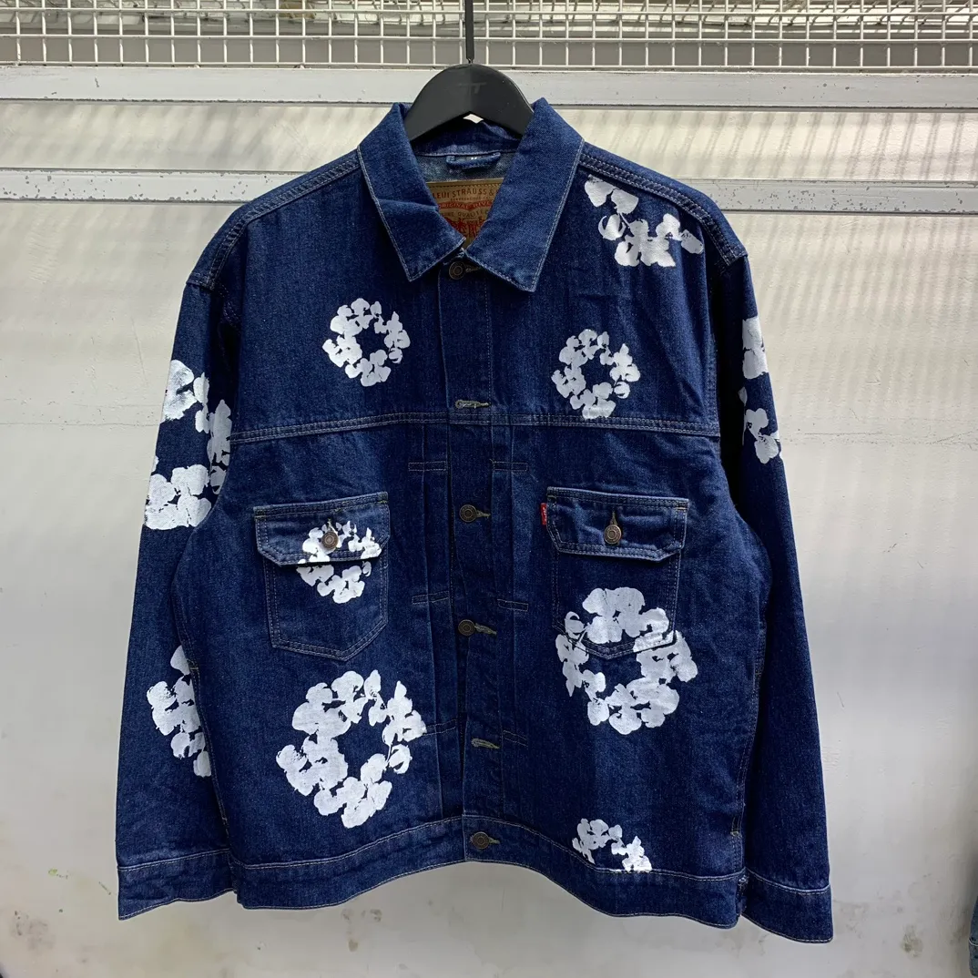 D106# P286 Denim Tears Kapok printed high-quality denim jacket. The official website has the most complete version and color matching, 6 colors! ! !  color: dark blue, light blue, vintage blue, denim blue, black, white size: S M L XL